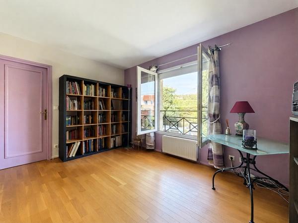LENTILLY – Vue panoramique imprenable jusqu’à Fourvière pour cette vaste maison familiale