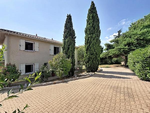 LENTILLY – Vue panoramique imprenable jusqu’à Fourvière pour cette vaste maison familiale
