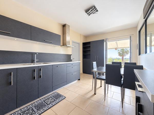 LENTILLY – Vue panoramique imprenable jusqu’à Fourvière pour cette vaste maison familiale