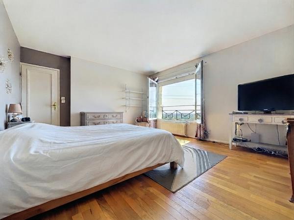LENTILLY – Vue panoramique imprenable jusqu’à Fourvière pour cette vaste maison familiale
