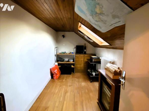 Jacob Bellecombette - Maison de ville des Années 50 à fort potentiel