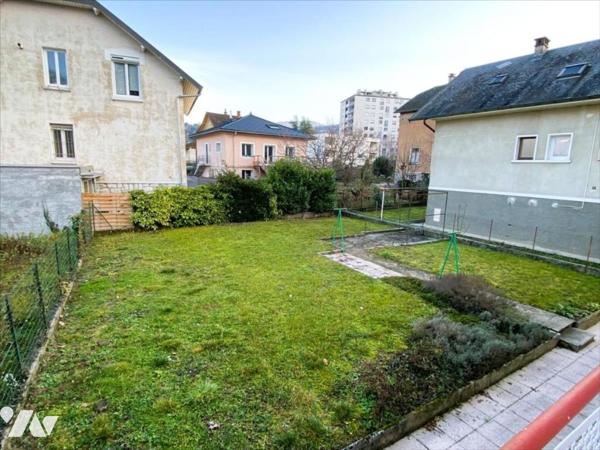 Jacob Bellecombette - Maison de ville des Années 50 à fort potentiel