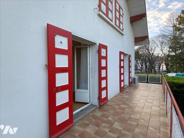 Jacob Bellecombette - Maison de ville des Années 50 à fort potentiel