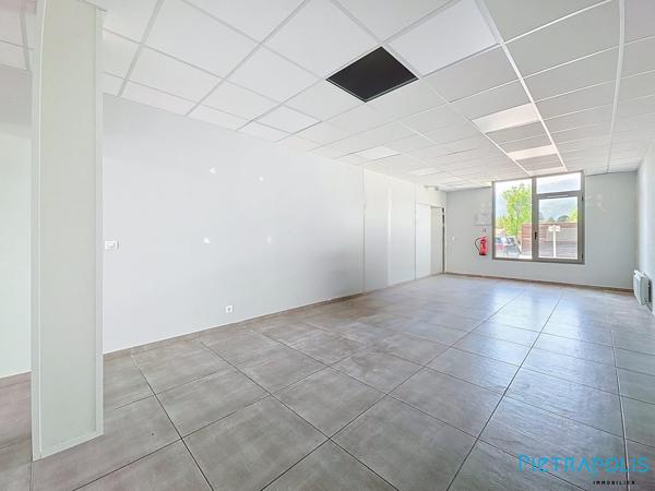 Local professionnel de 87 m²