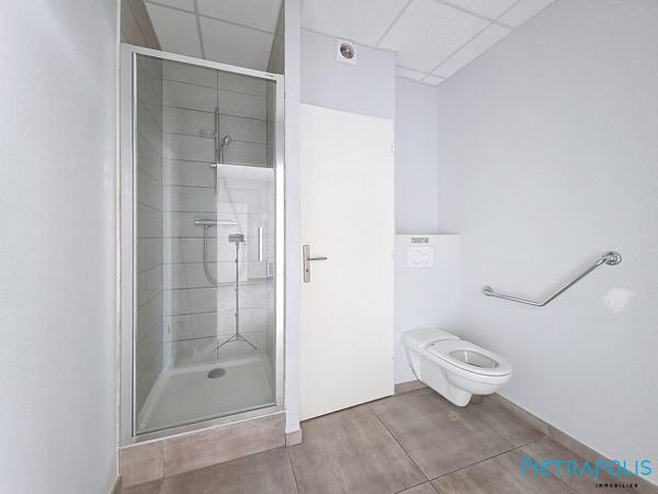 Local professionnel de 87 m²