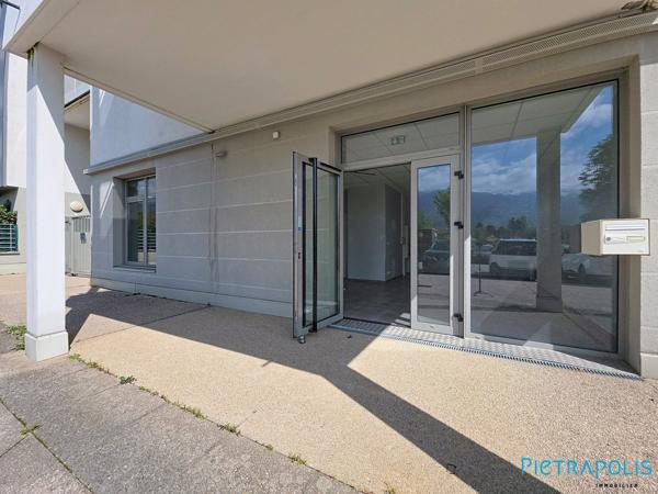 Local professionnel de 87 m²
