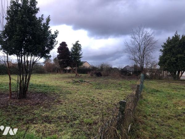 A 5mn de YERVILLE, une parcelle de terrain à bâtir d'environ 1710 m² pour construction maison.
