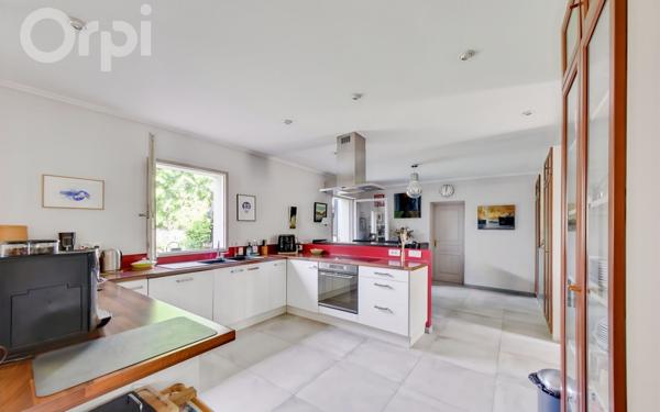 Maison à vendre    5 pièces • 170 m2 Senlis