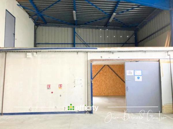 Local Commercial 6 pièces - 2650 m²