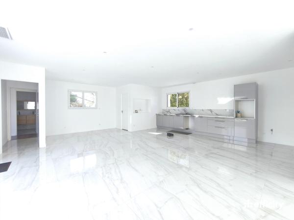 Maison 11 pièces - 230 m²