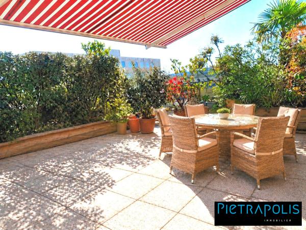 Dernier étage avec terrasses – T5 familial de standing – Vue Fourvière – Limite Lyon 6 / Parc Tête d’Or