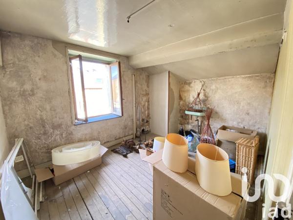 Maison 4 pièces de 42 m² à Bogny-sur-Meuse (08120)