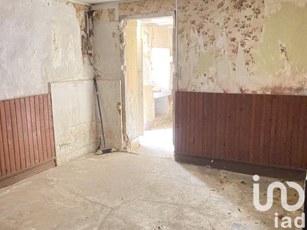 Maison 4 pièces de 42 m² à Bogny-sur-Meuse (08120)