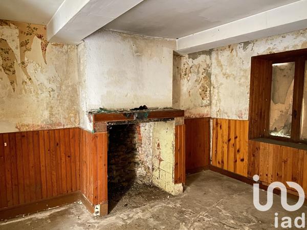 Maison 4 pièces de 42 m² à Bogny-sur-Meuse (08120)