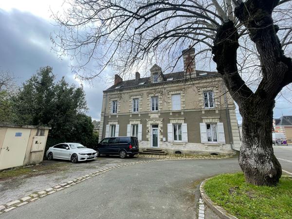 A LOUER FENEU Très bel appt Rénové de Type 3 de 72 m2 au 2ème étage