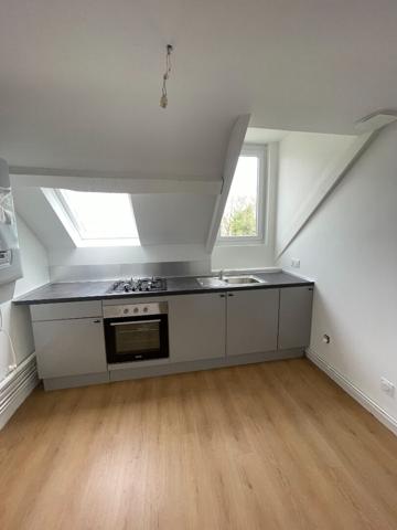 A LOUER FENEU Très bel appt Rénové de Type 3 de 72 m2 au 2ème étage