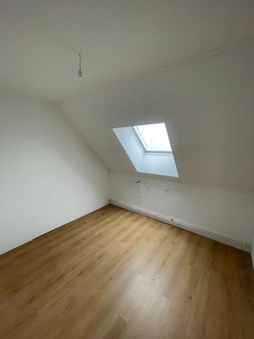 A LOUER FENEU Très bel appt Rénové de Type 3 de 72 m2 au 2ème étage