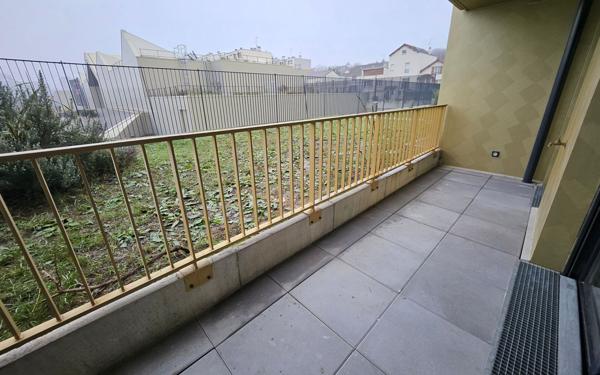 Appartement à vendre    3 pièces •  Romainville