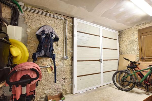 Maison de village rénovée et climatisée avec jardin au calme
