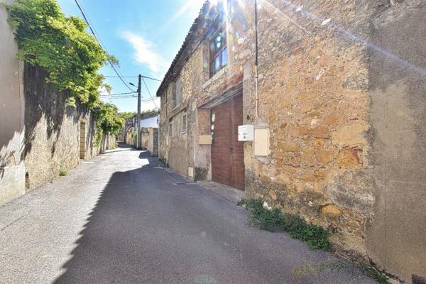 Maison de village rénovée et climatisée avec jardin au calme