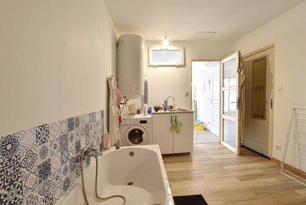 Maison de village rénovée et climatisée avec jardin au calme