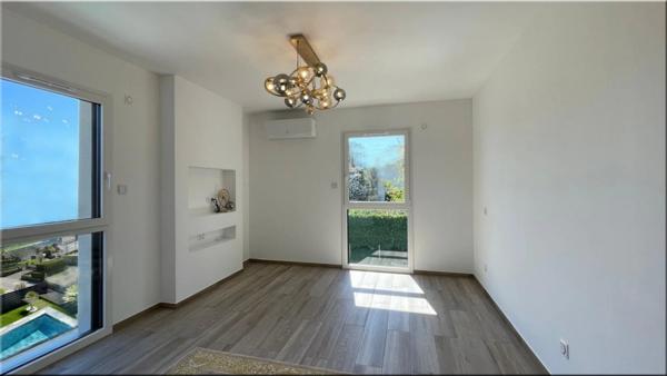 Maison à vendre 4 pièces SERGY (01) Maison conteporaine 2025 avec piscine d'exception - une qualité qui se distingue.
