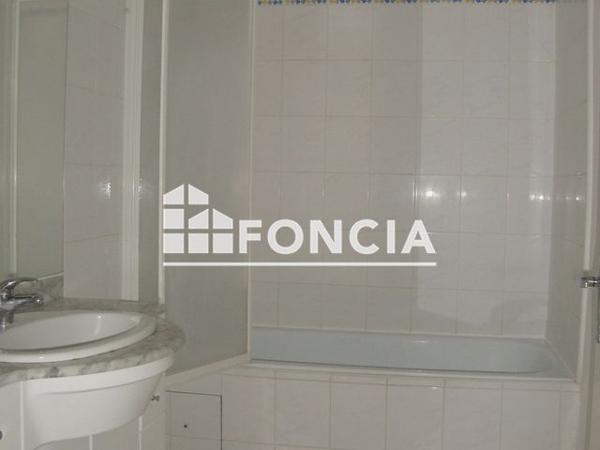 Location Appartement 3 pièces 88.7 m² - 2/4 RUE MAZIN La Fere 02800