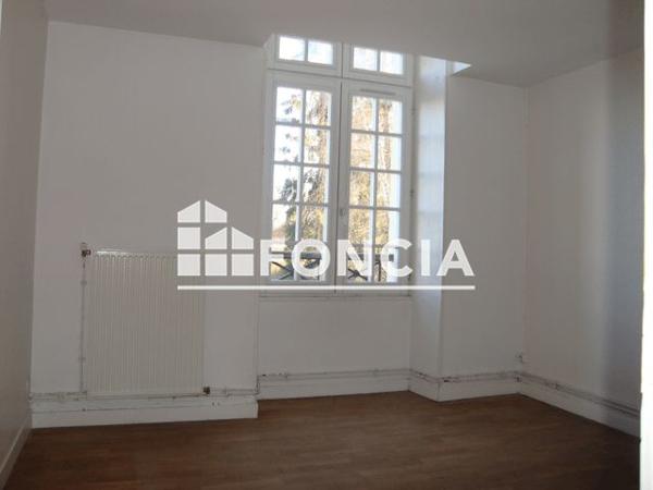 Location Appartement 3 pièces 88.7 m² - 2/4 RUE MAZIN La Fere 02800