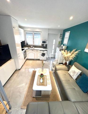 Jolie maison semi-individuelle