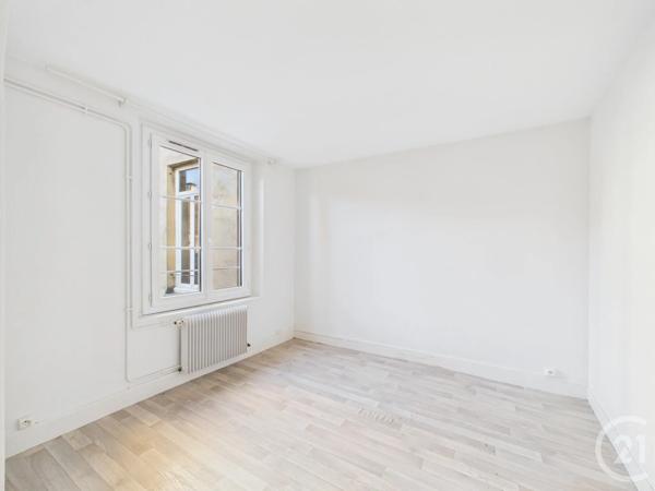 Immeuble à vendre  200 m 2   CHARTRES  - 28