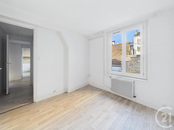 Immeuble à vendre  200 m 2   CHARTRES  - 28