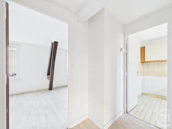 Immeuble à vendre  200 m 2   CHARTRES  - 28