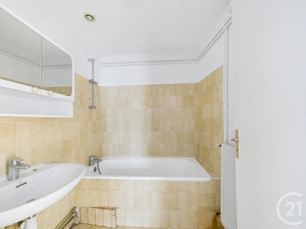 Immeuble à vendre  200 m 2   CHARTRES  - 28