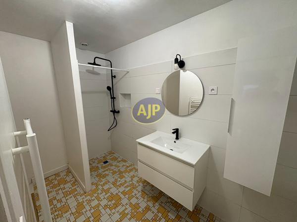 Location maison Mur De Bretagne : 620 € - AJP Immobilier Pontivy