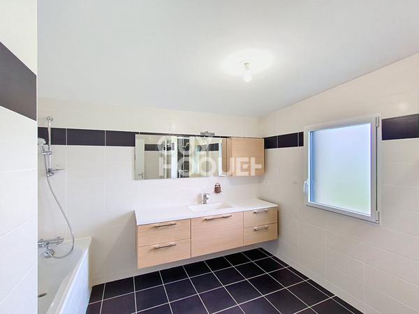 A Vendre Maison moderne Secteur Le Douvez à GUIPAVAS