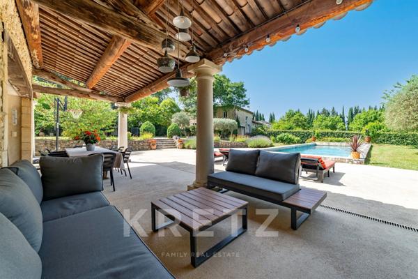 Authentique Mas Provençal rénové dans un écrin de verdure