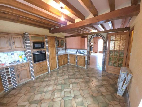 ECHAUFFOUR 61370 maison 6 chambres sur sous-sol complet, terrain 2.805 m²