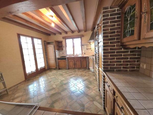 ECHAUFFOUR 61370 maison 6 chambres sur sous-sol complet, terrain 2.805 m²