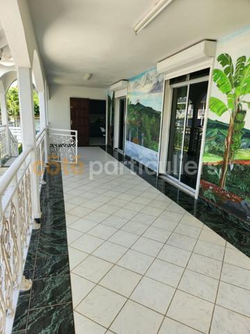 Vente
                Maison226 m² - 8 Pièces -
                    LAMENTIN (97129)