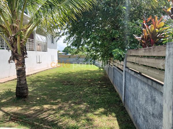 Vente
                Maison226 m² - 8 Pièces -
                    LAMENTIN (97129)