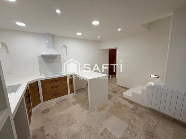 MAISON DE VILLAGE R+2 - 2 CHAMBRES - PETITE COUR