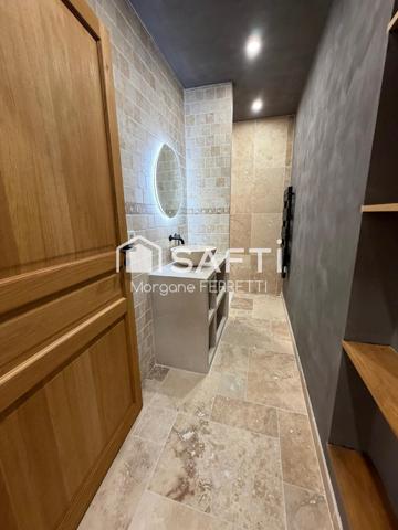 MAISON DE VILLAGE R+2 - 2 CHAMBRES - PETITE COUR