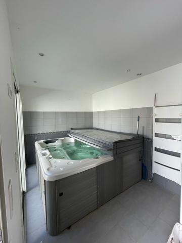 Maison Valence 7 pièce(s) 170 m2, garage