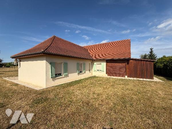 LES RICEYS - Pavillon de plain-pied en excellent état sur terrain clos et arboré de 2290m².