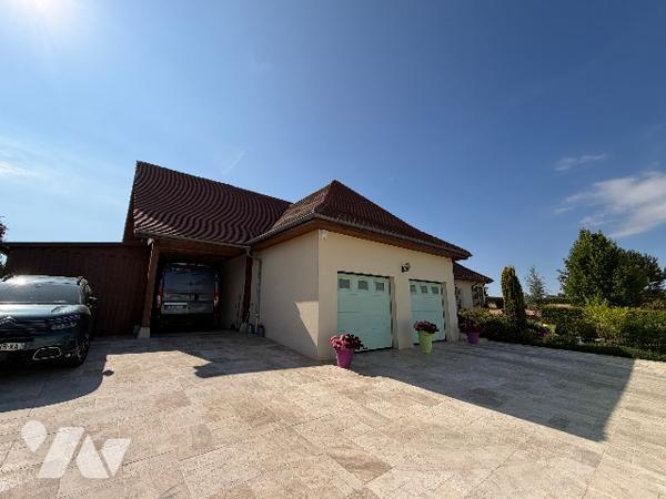 LES RICEYS - Pavillon de plain-pied en excellent état sur terrain clos et arboré de 2290m².