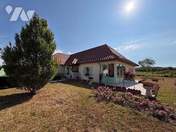LES RICEYS - Pavillon de plain-pied en excellent état sur terrain clos et arboré de 2290m².