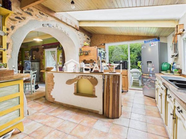 TRES GRANDE MAISON ,CADRE IDYLLIQUE, 228m2, 9266m2