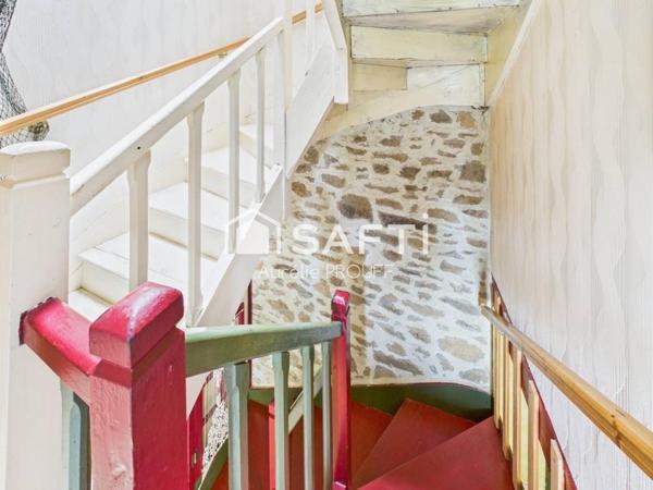 TRES GRANDE MAISON ,CADRE IDYLLIQUE, 228m2, 9266m2