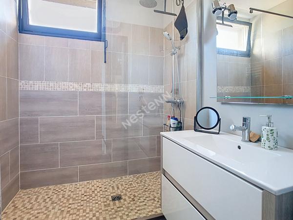 Appartement T4 à Martigues Ferrières, refait à neuf, avec grand balcon