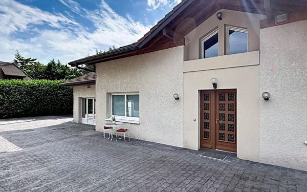 Maison à vendre    8 pièces •  Ambilly